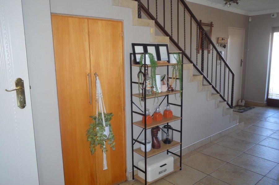 3 Bedroom Property for Sale in Flamwood North West